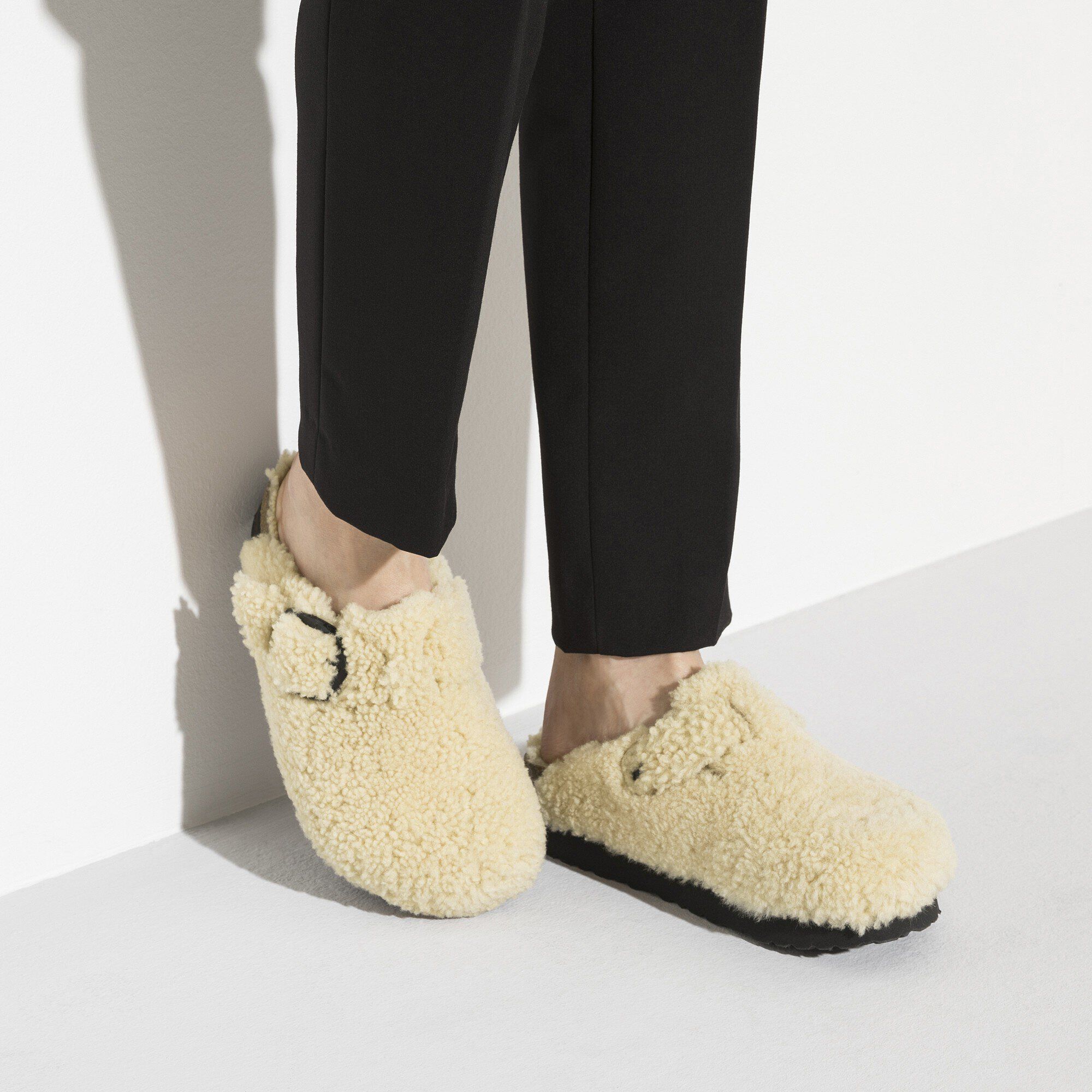 Boston Big Buckle Platform Fur - Image 6